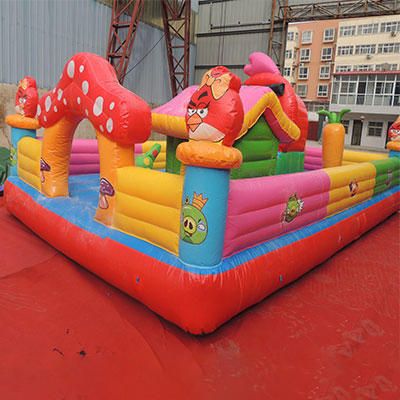 LILA1016 Angry Bird Inflatable Paradise