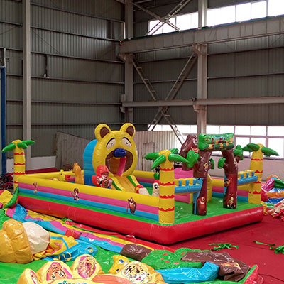 LILA1017 Boonie Bears Inflatable Paradise