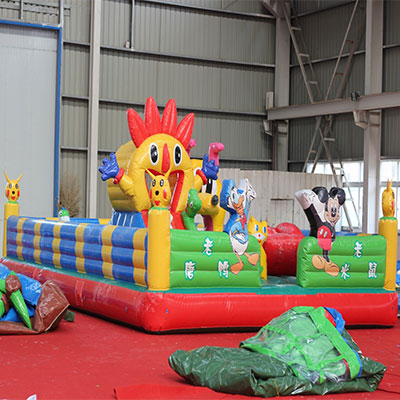 LILA1030 Donald Duck And Mickey Mouse Inflatable Paradise 10x6