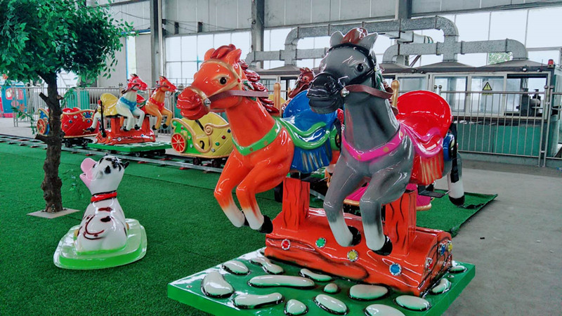 LMTT1004 Track Horse Train Rides