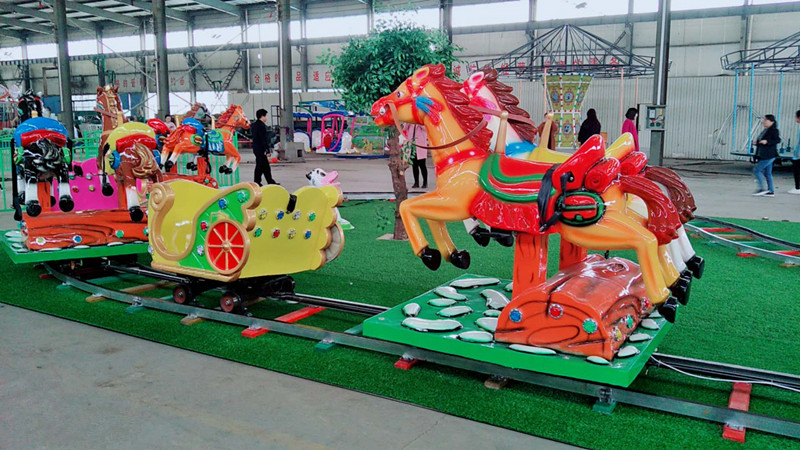 LMTT1004 Track Horse Train Rides