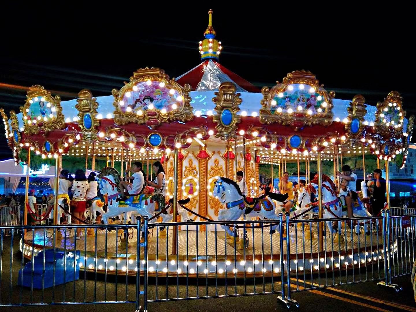 LMCR1009 Luxury Carousel